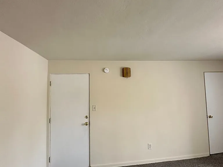 1485 Old Colonial Rd — Photo 3