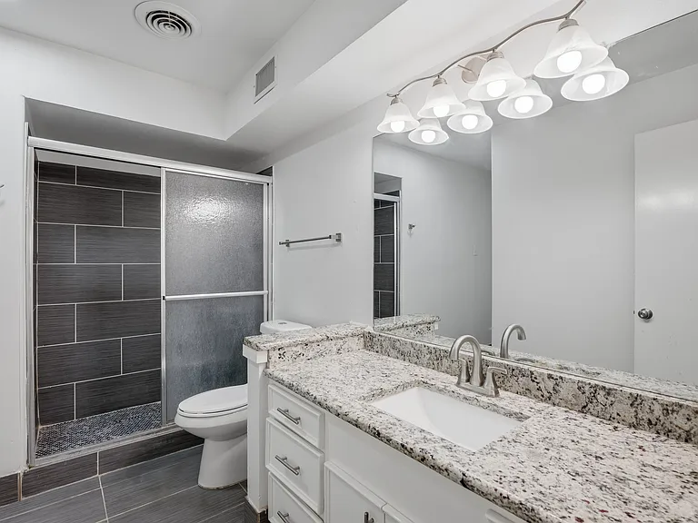 11231 Park Central Pl — Photo 16