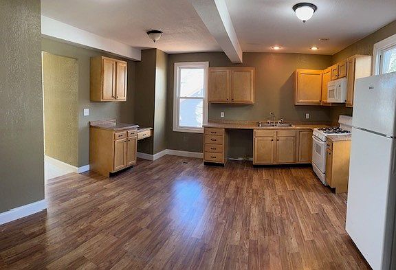 3rd image of 752 Garden St