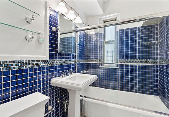 5th image of 120 Bennett Ave APT 6G