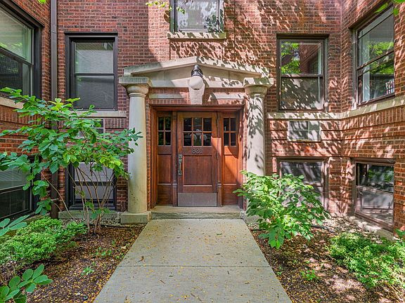 3rd image of 821 Lake St APT 2S