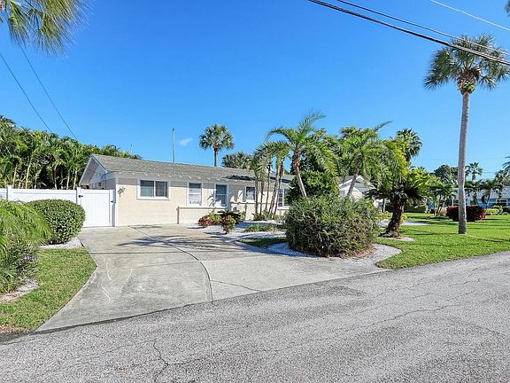 2nd image of 975 Narcissus Ave