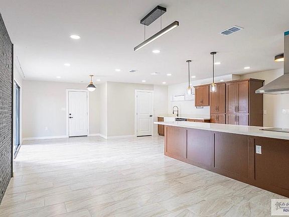 3rd image of 513 Kiester Ln