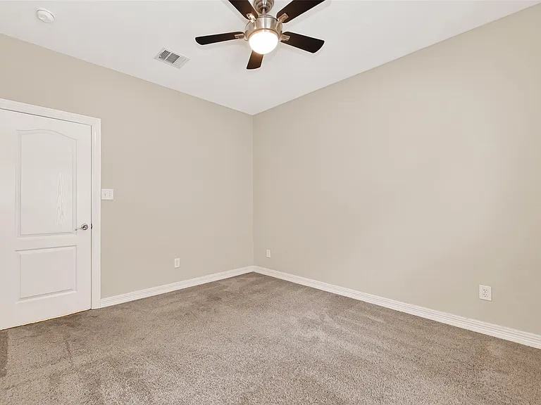127 Monterrey Rd W — Photo 37