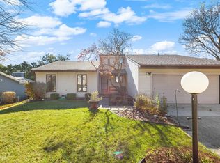 715 Ashton Ln S, Champaign, IL
