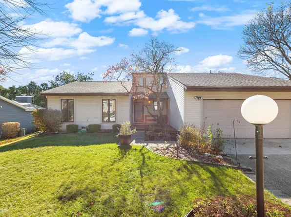 715 Ashton Ln S, Champaign, IL 61820