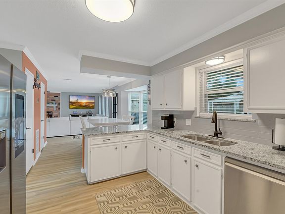 4th image of 6923 River Mill Drive