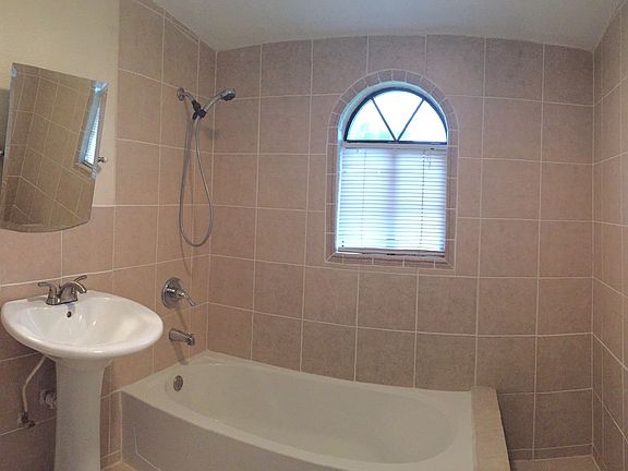 3rd image of 201 Chowning Dr