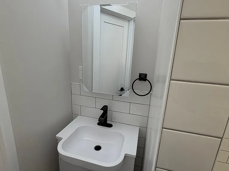 5608 Hudson Ave #8 — Photo 9