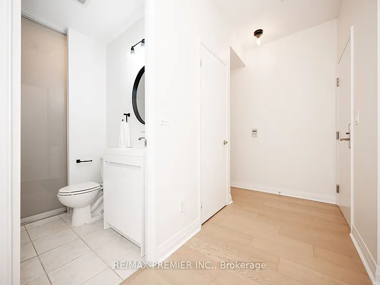 220 Victoria St #705 — Photo 7
