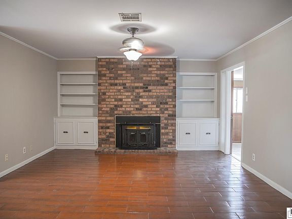 2nd image of 401 Parkwood Dr