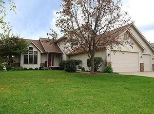 9721 Wynstone Dr, Woodbury, MN 55125