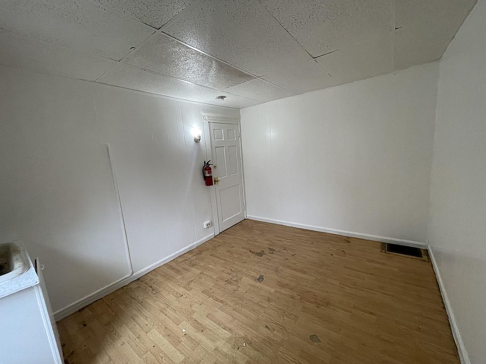 2nd image of 405 E Orange St #16973226