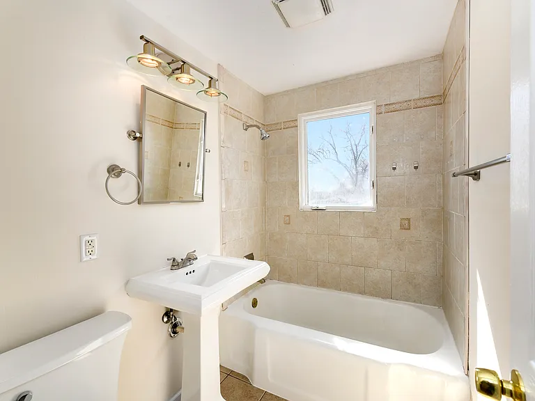 6000 N Lenox Ave — Photo 16