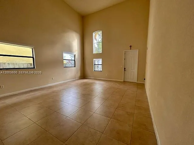 14435 SW 16th St — Photo 5
