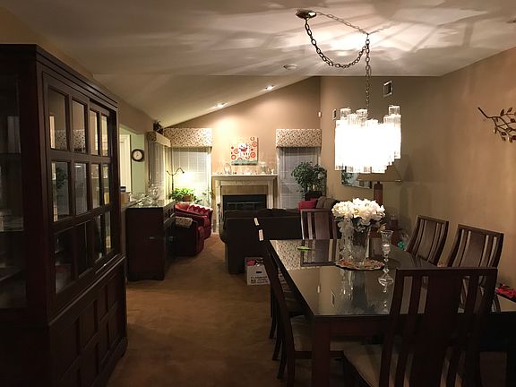 5th image of 13 Chippendale Dr