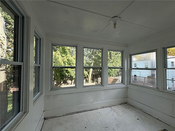 3rd image of 1038 Clinton Ave S