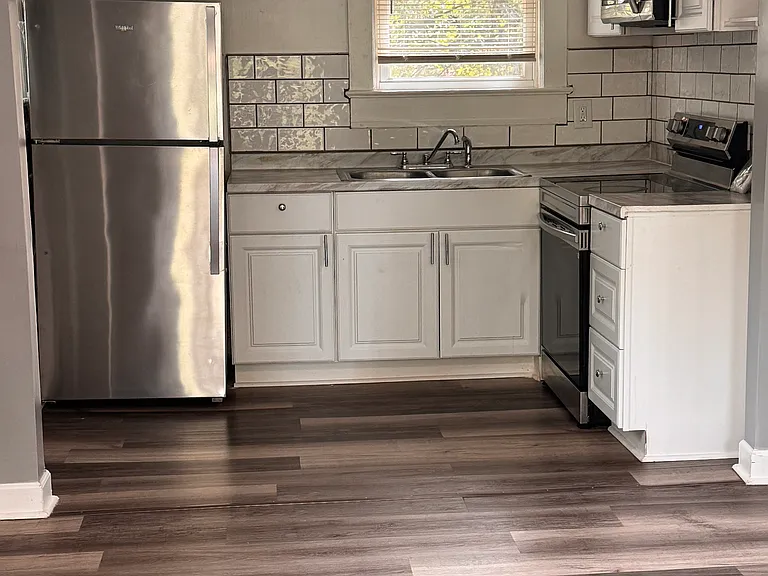 3508 Grand St — Photo 3