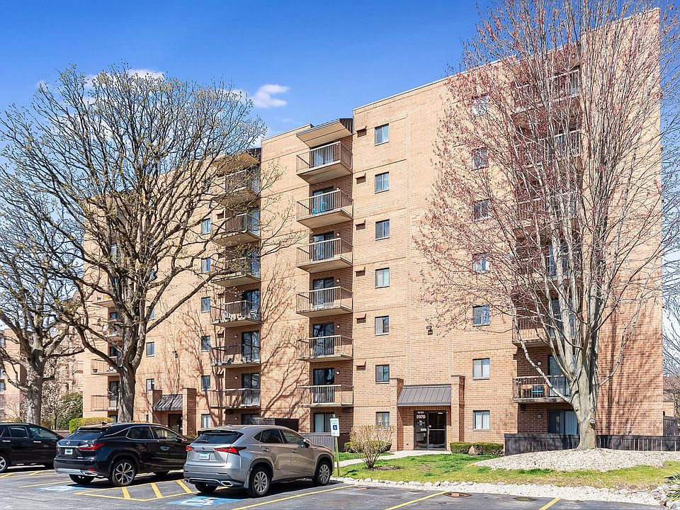 1st image of 5970 Lake Bluff Dr Unit 401