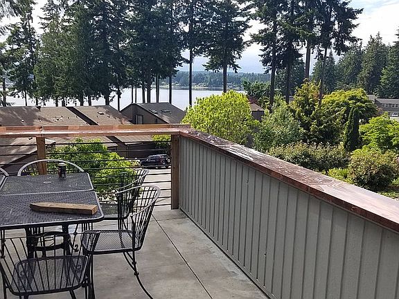 4th image of 15805 Nesika Bay Rd NE