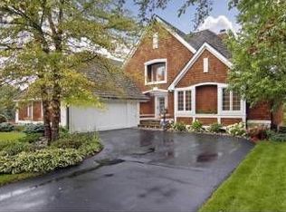 15900 Nursery Dr, Minnetonka, MN 55345