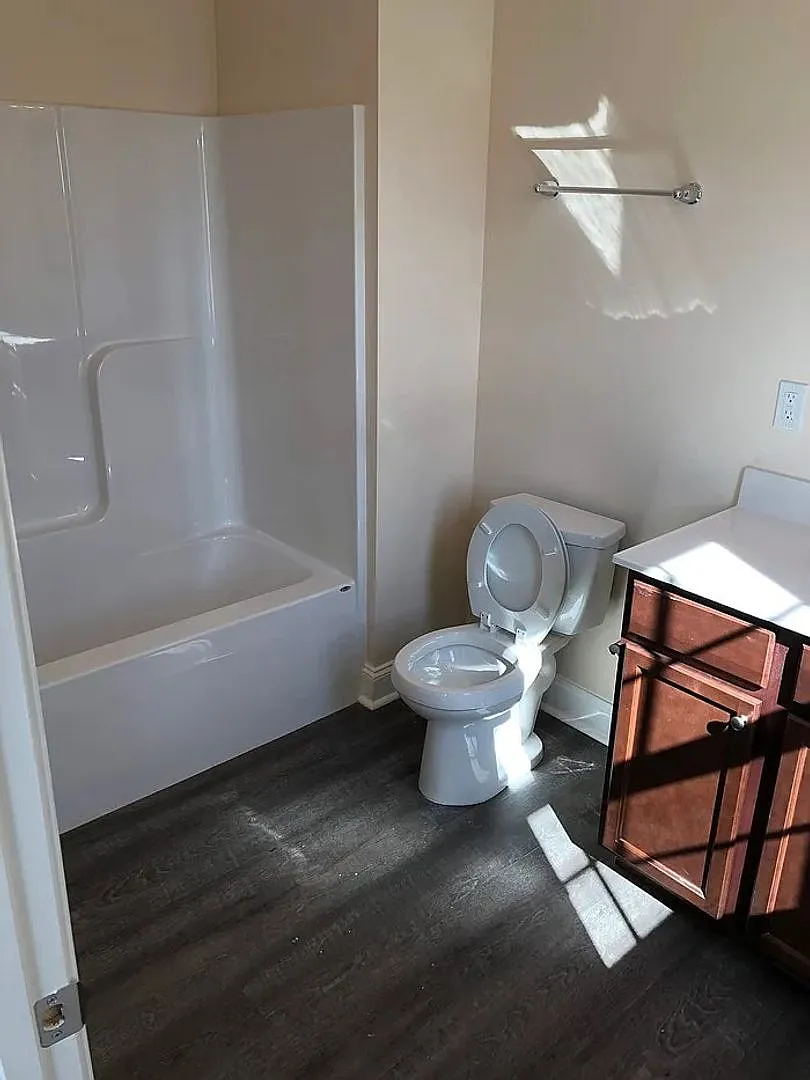3 Bedroom, 3.5 Bath Townhouse — Photo 2