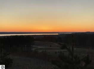 4635 Panorama Dr NW, Rapid City, MI 49676