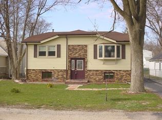 326 Wilshire Dr, Machesney Park, IL 61115