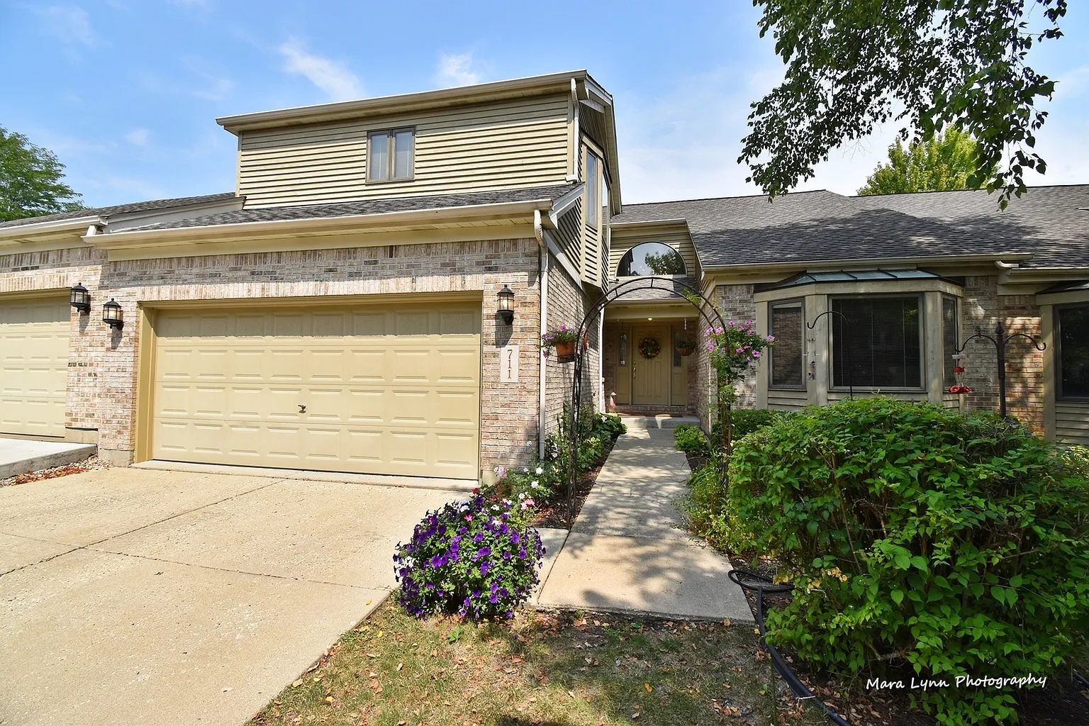 711 Campbell St photo 1