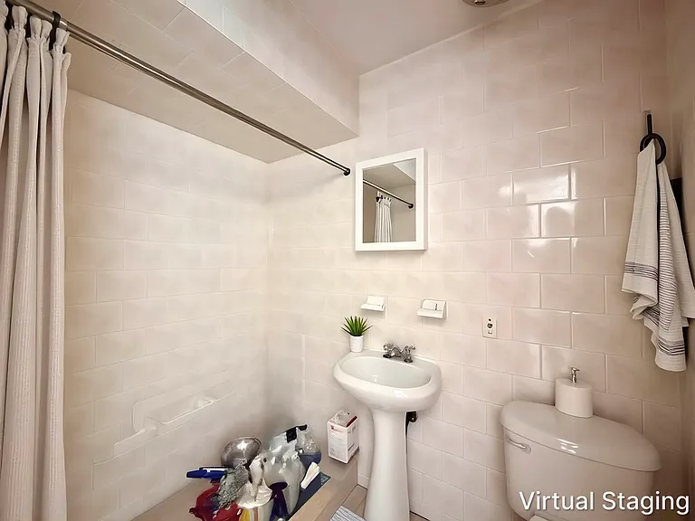 1104 Manhattan Ave #3L — Photo 7