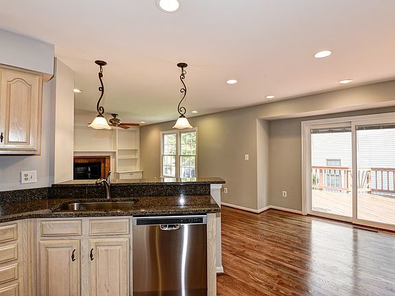2nd image of 9120 Silver Pointe Way