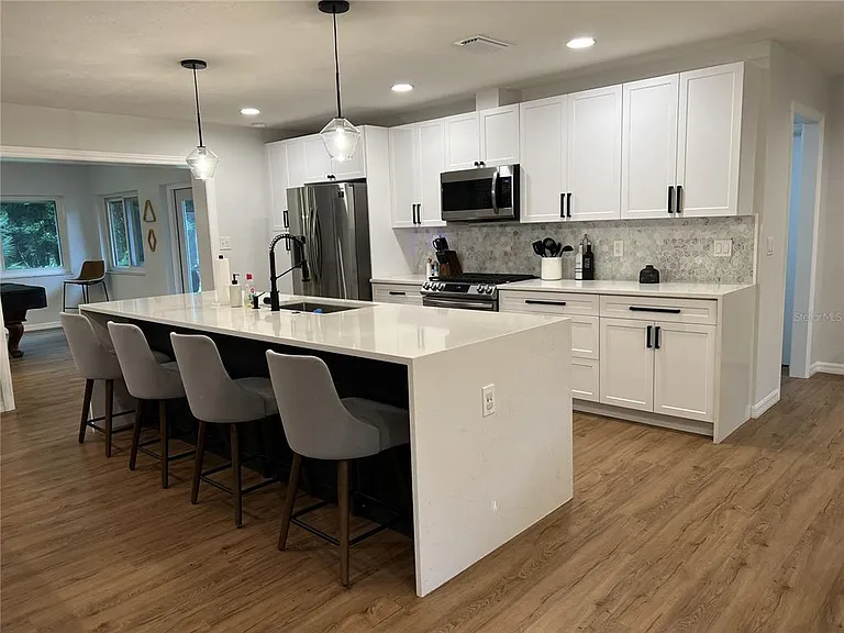 3745 SW 6th Pl — Photo 33
