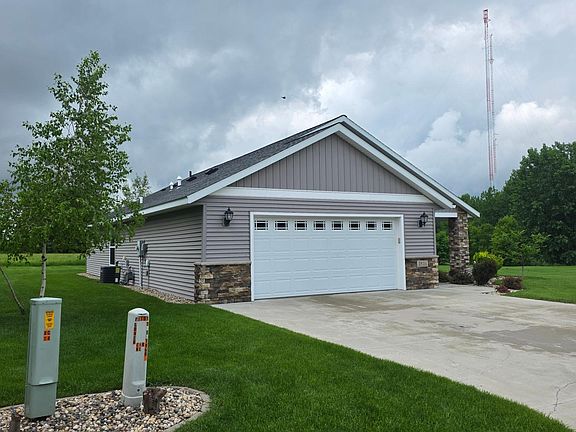 3rd image of 1801 Lower Trentwood Cir NE