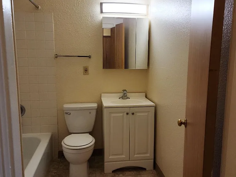 Florence Apartments — Photo 10
