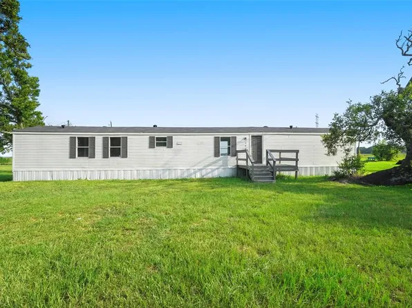146 Country Oaks Street, Brazoria, TX 77422