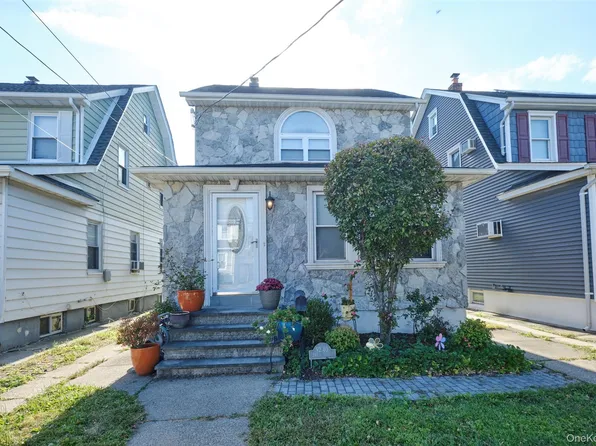 92-40 245th Street, Floral Park, NY 11001