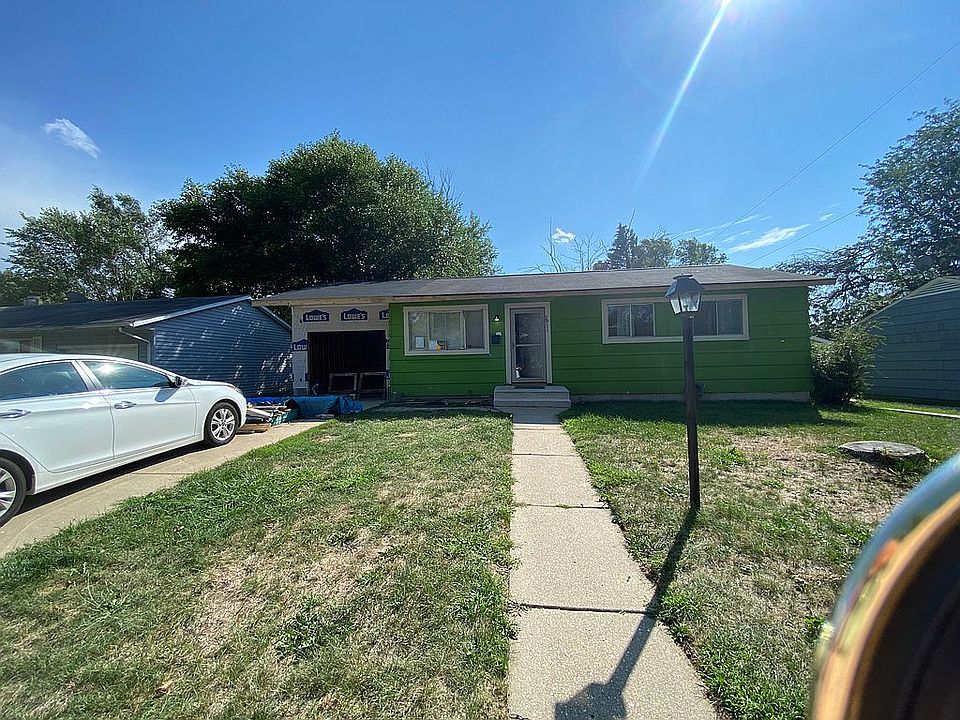 1st image of 2911 N Moor Dr