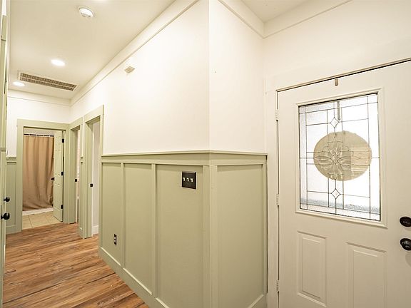 5th image of 1210 Ridgecrest Dr