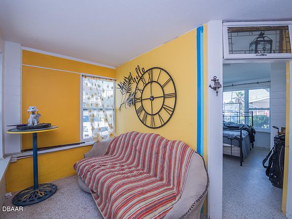 3rd image of 3936 Oriole Ave