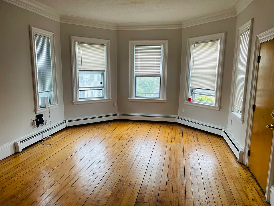16 Cromwell St #4