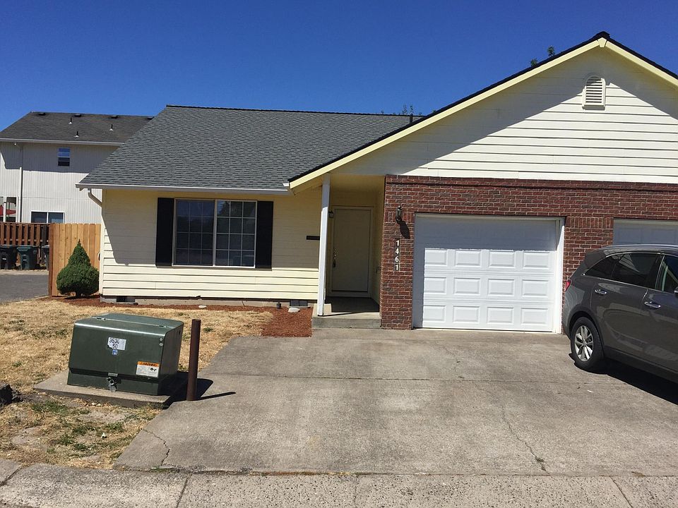 1st image of 1461 NE Thomas Ct