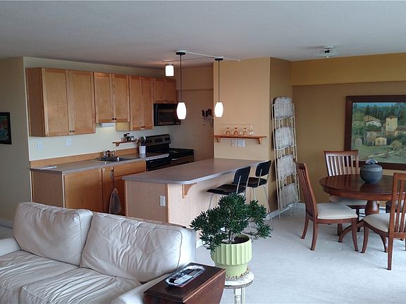 5th image of 235 Broadway Unit 320
