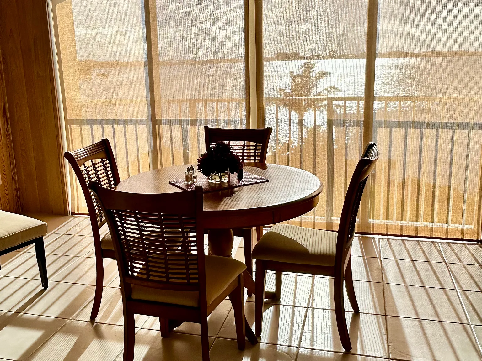 2 bed, 1950 sqft, $4,500 — Photo 4