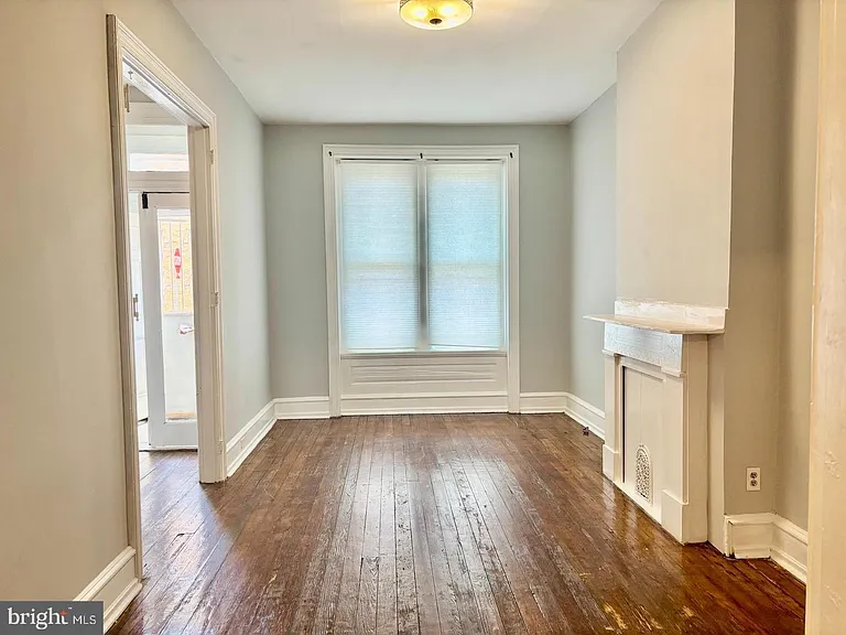 2503 Carpenter St — Photo 3