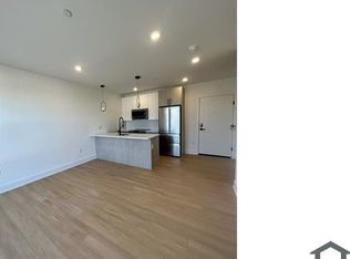 881 N 40th St #203, Philadelphia, PA 19104