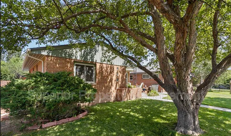 3 bed, 2.0 bath, 2314 sqft, $2,295 — Photo 2