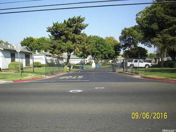 3rd image of 2657 Parkway