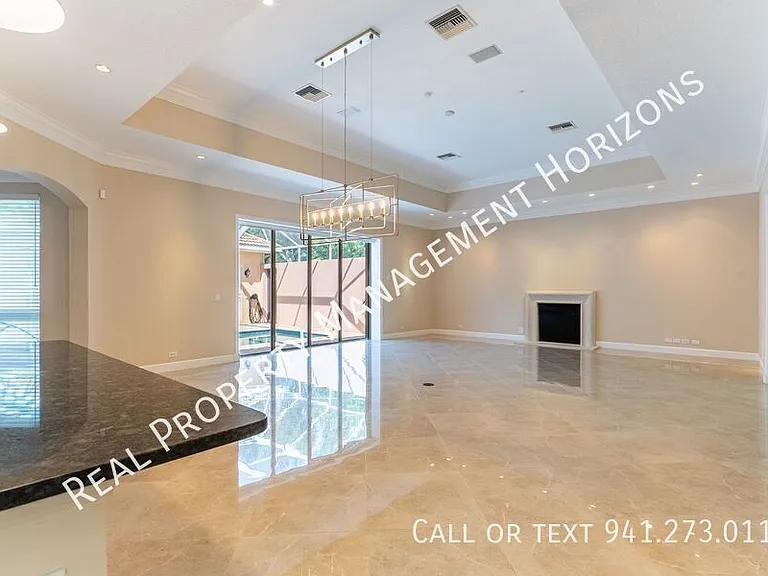 6914 Stanhope Pl — Photo 3
