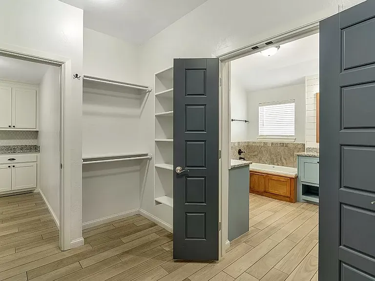 4609 McCann Ave — Photo 16