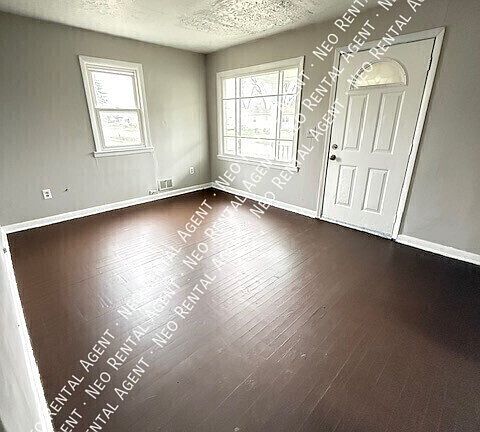 4th image of 3463 Dallas Ave